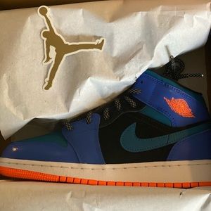 Jordan 1 Mids “Racer Blue/Green Abyss”